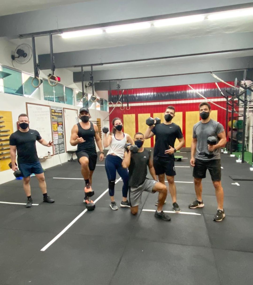 Aos poucos vamos retomando nossa rotina, com treinos de readaptação para que possamos recuperar nosso condicionamento físico e nossos objetivos! 

#exerciciofisico #retomada #altostima #saude #covid_19 #protocolo #campinas #saudemental